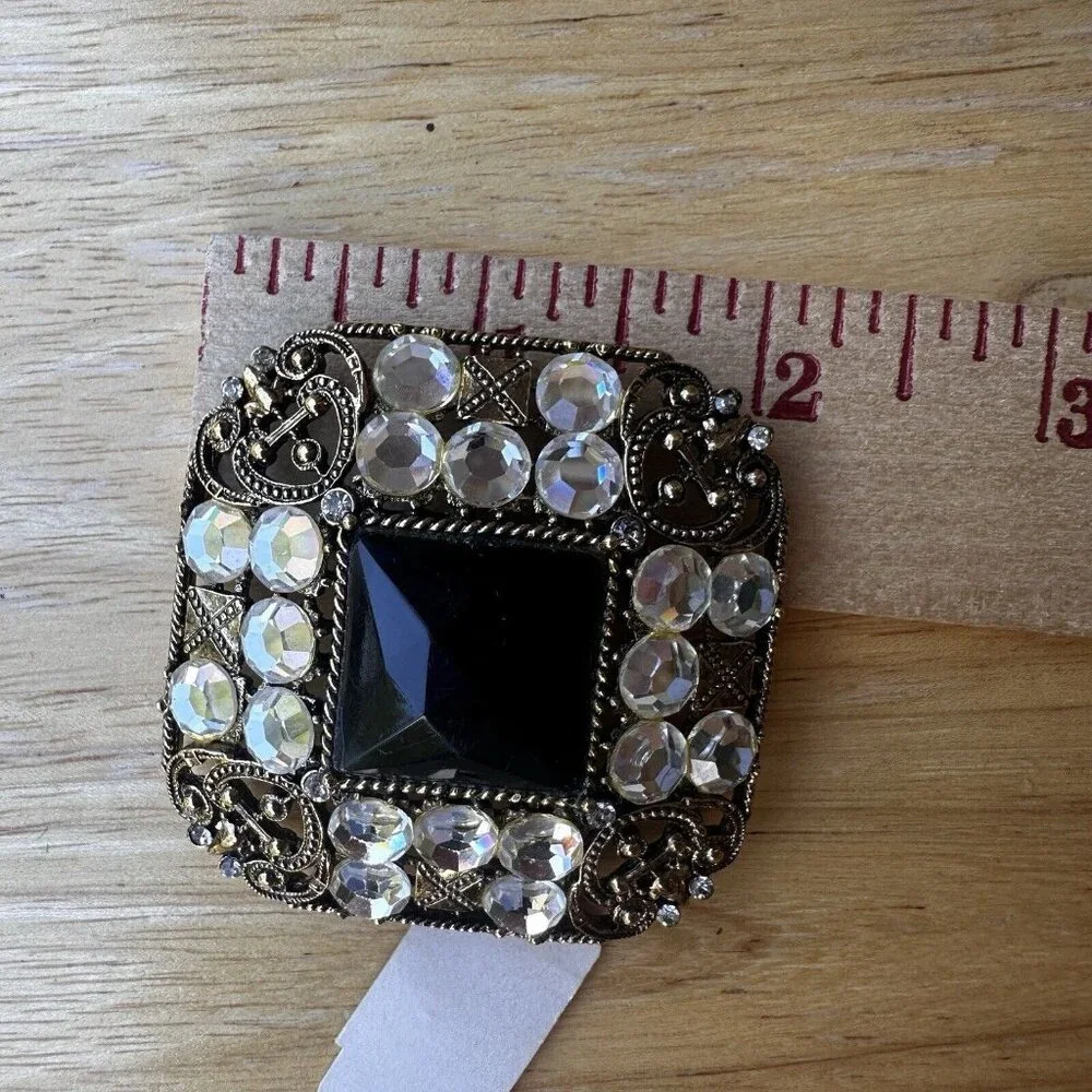VTG Brooch Pin‎ 2 Inch Black Glass Cab Clear Rhinestones Gold Tone Filigree NWT